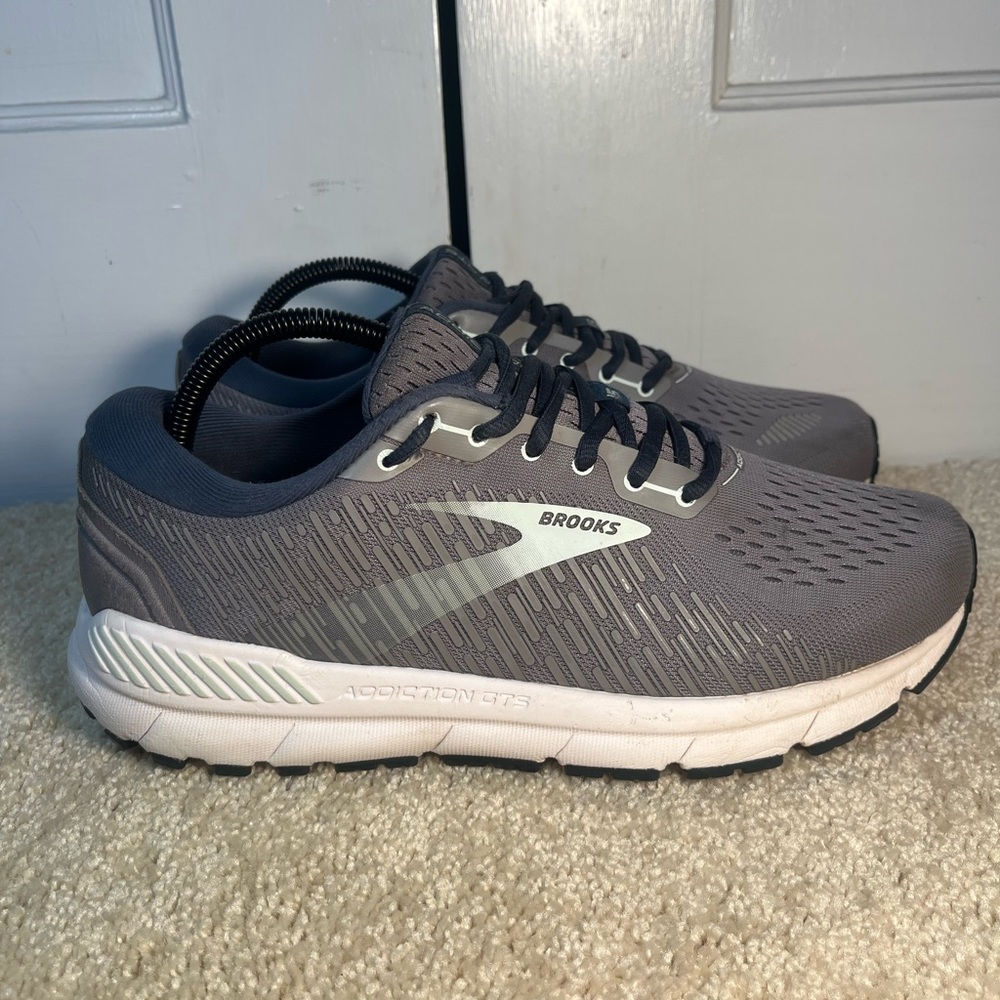 Brooks Addiction GTS 15 Gray Woman’s Size 11